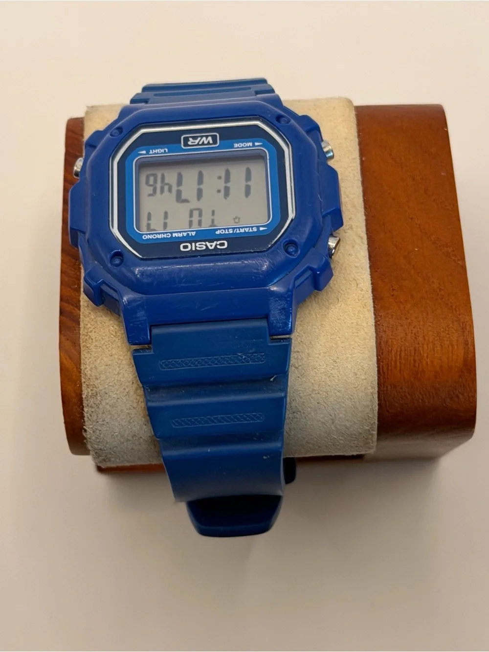 Casio F-108WH Digital Watch, Blue, works well